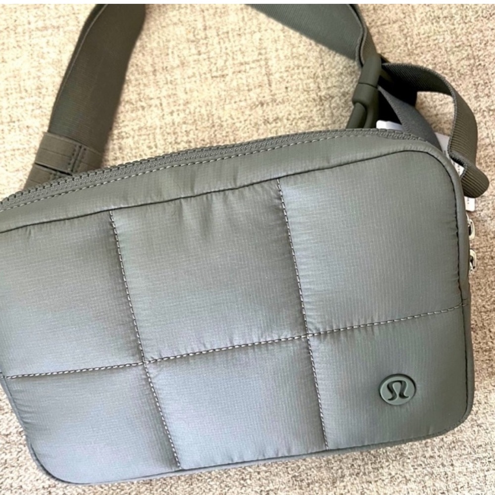 NWT LULULEMON QUILTED GRID EVERYWHERE BELT BAG- GREY SAGE